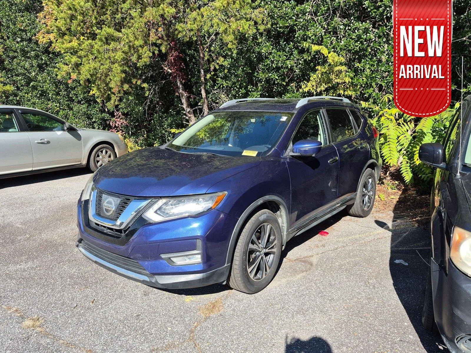 Used 2017  NISSAN  image 1