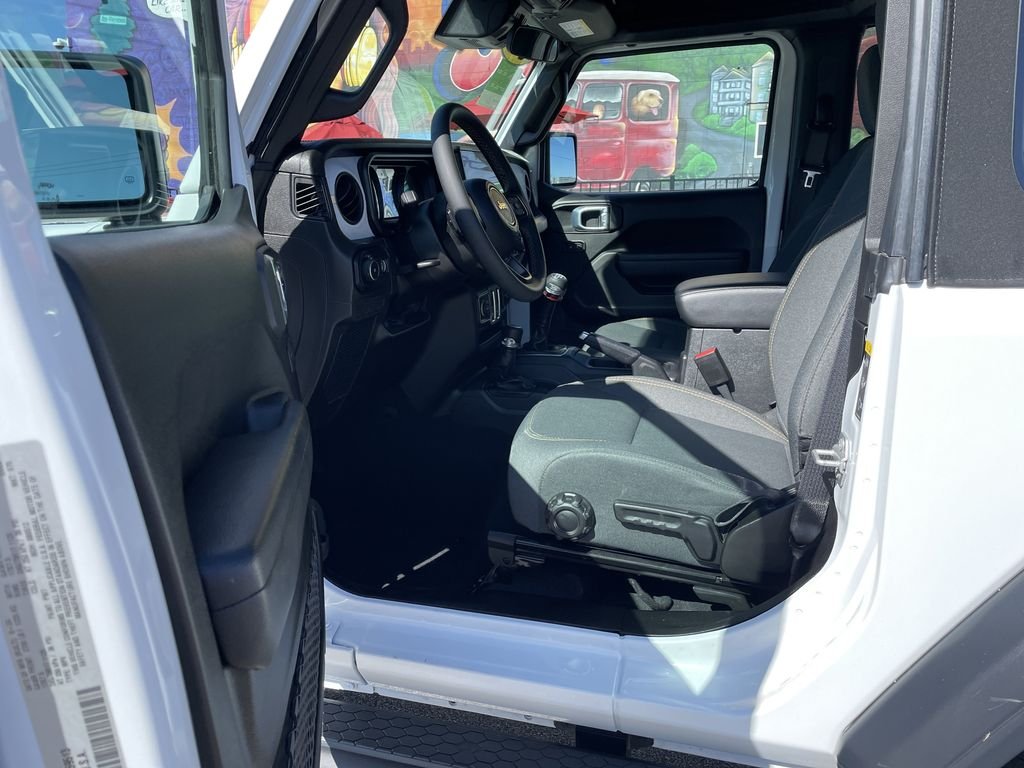 Used 2024 White Jeep Sport S image 14