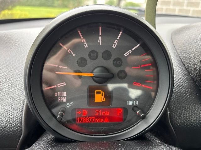 Used 2015 White MINI Base image 19