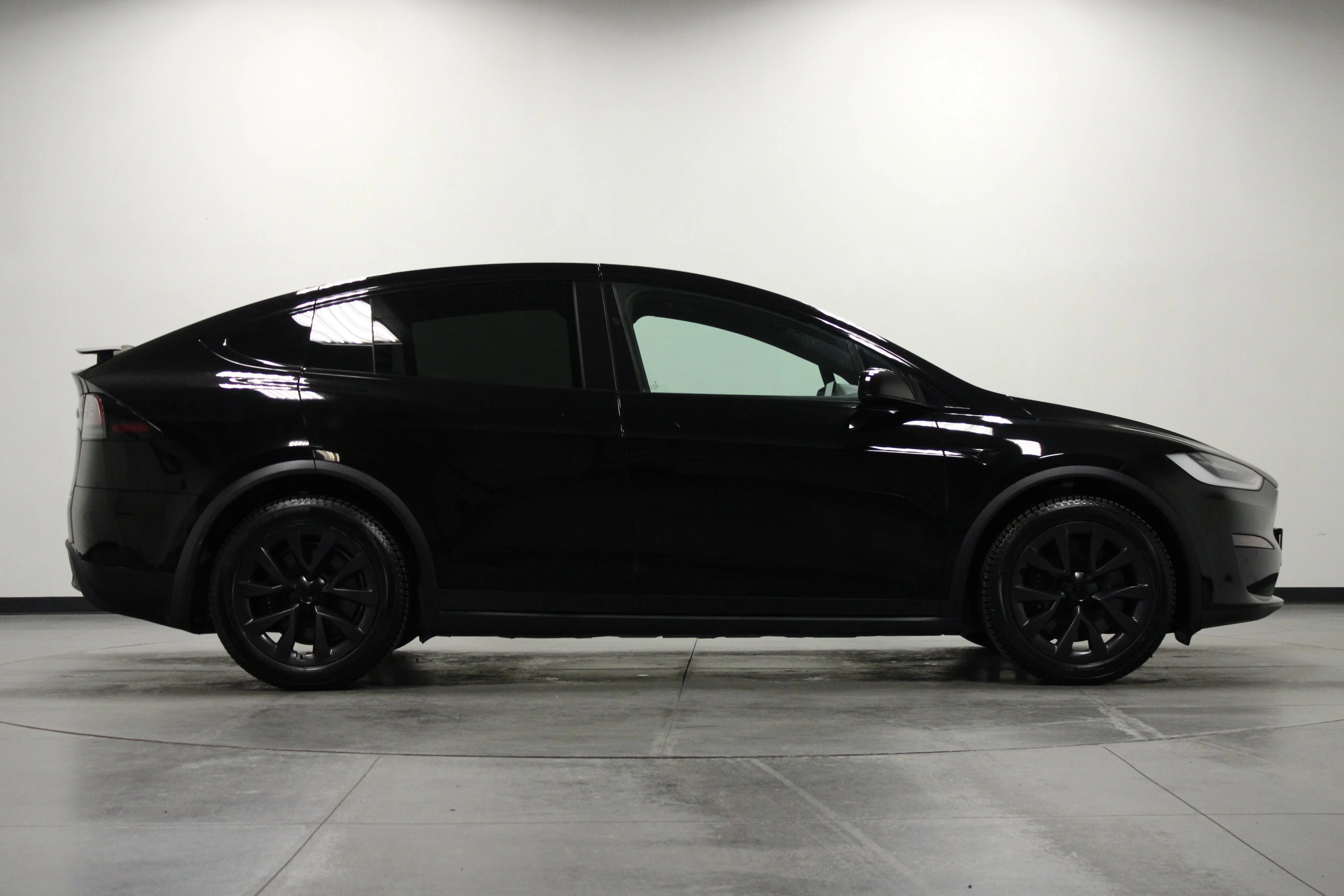 Used 2023 Solid Black Tesla Base image 3
