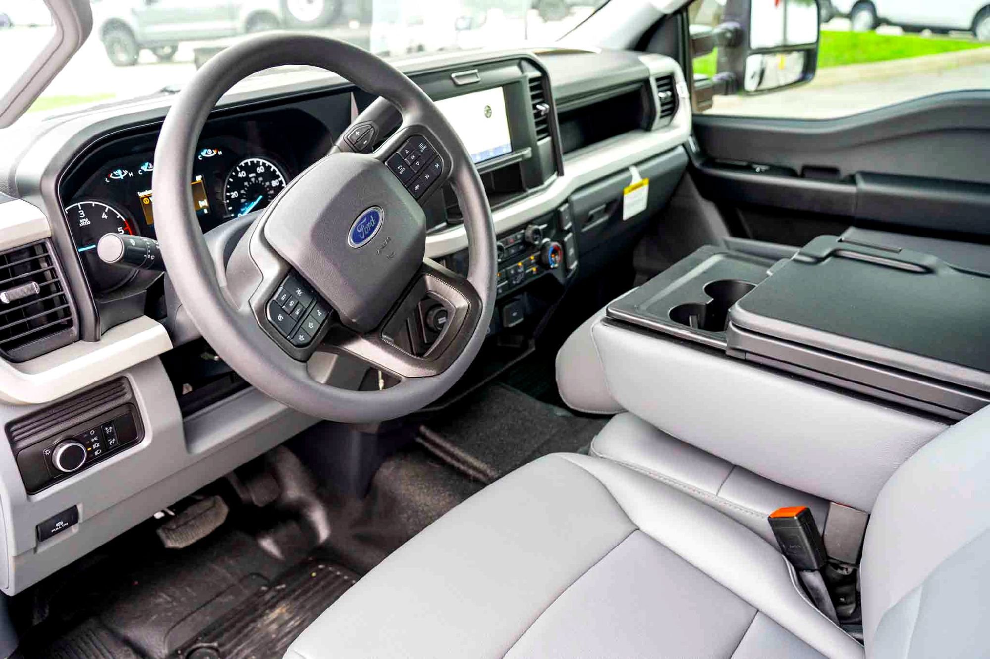 New 2026 Oxford White Ford XL image 10