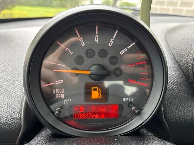 Used 2015 White MINI Base image 19