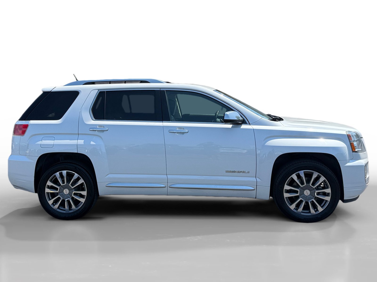 Used 2016 White Frost GMC Denali image 6