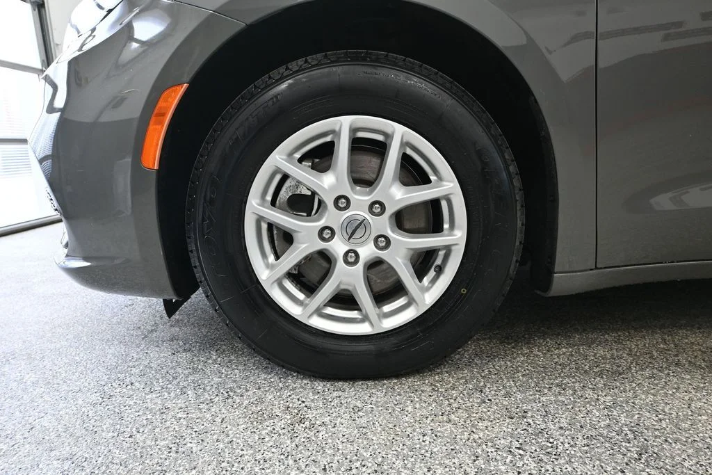 2022 Chrysler Pacifica Touring L - Photo 14