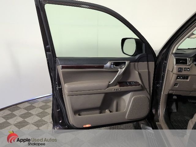 Used 2014 Red Lexus 460 image 10