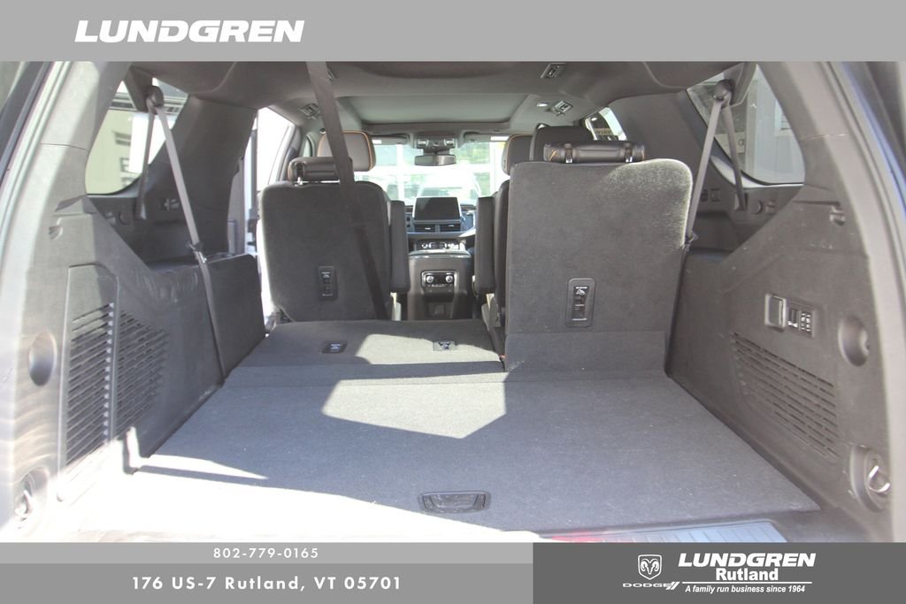 Used 2023 White GMC AT4 image 39