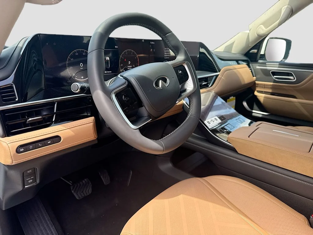 New 2027 RADIANT WHITE INFINITI Luxe 2WD image 9
