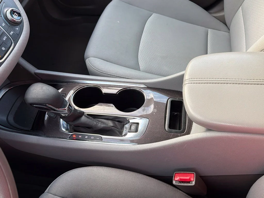 Used 2024 Summit White Chevrolet LT image 42