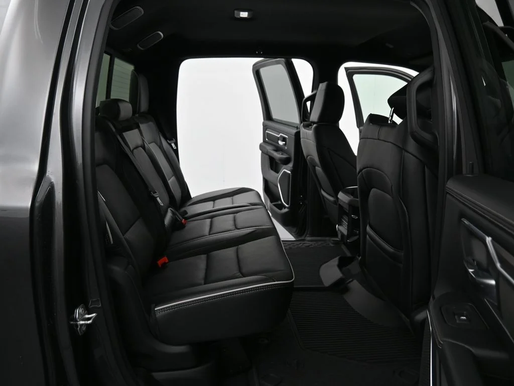 New 2026 Granite Crystal Metallic Clear-Coat Exterior Paint RAM Laramie image 12