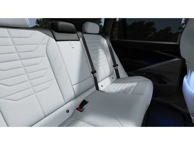 New 2027 Vancouver Green Metallic BMW  image 12