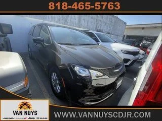 2025 Chrysler Voyager