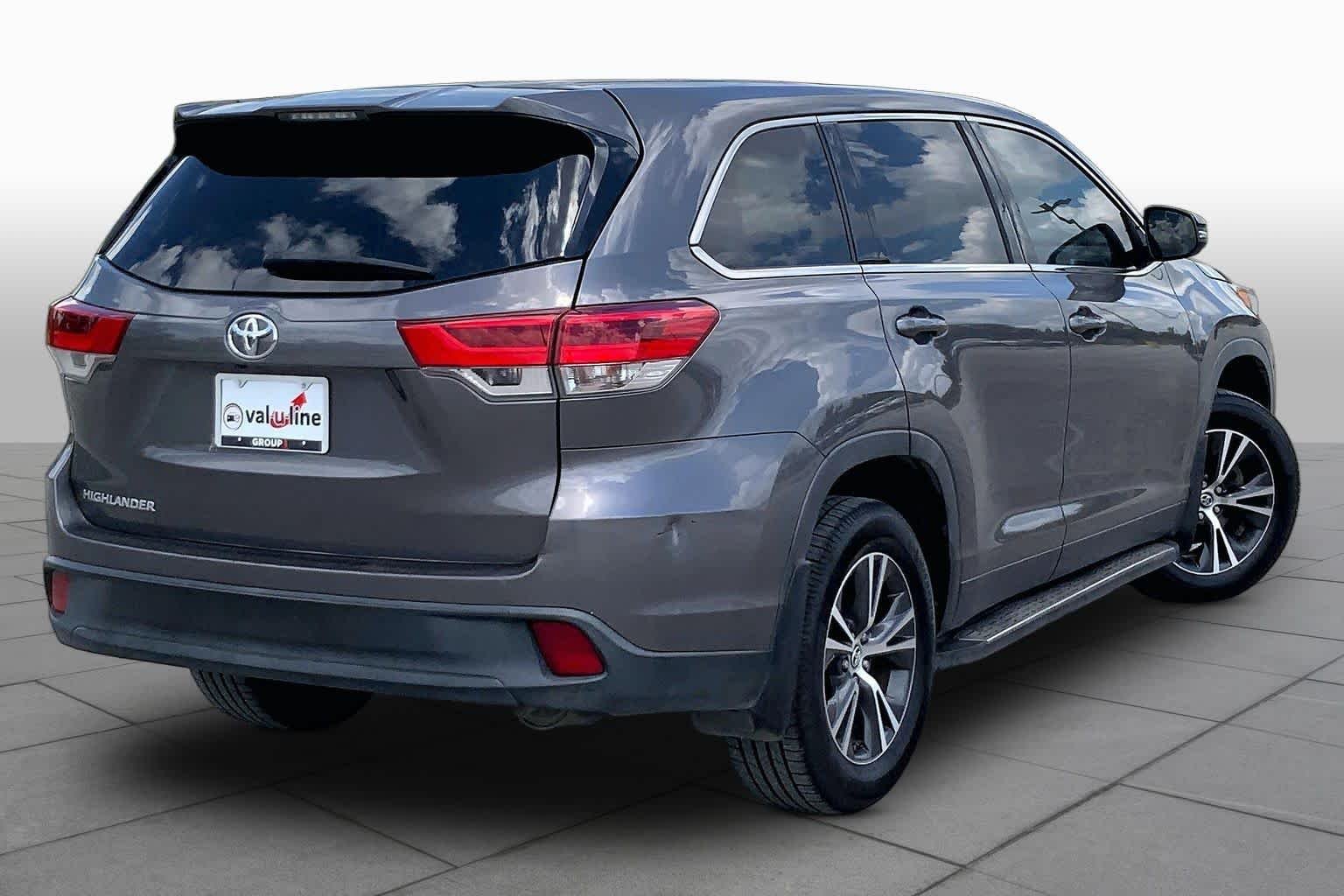 Used 2019 Predawn Gray Mica Toyota LE image 13