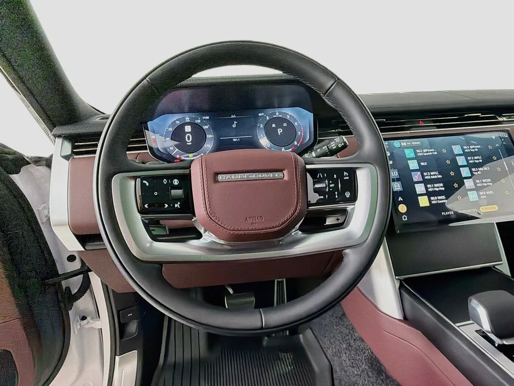 New 2026 Ostuni Pearl White Land Rover SE image 11