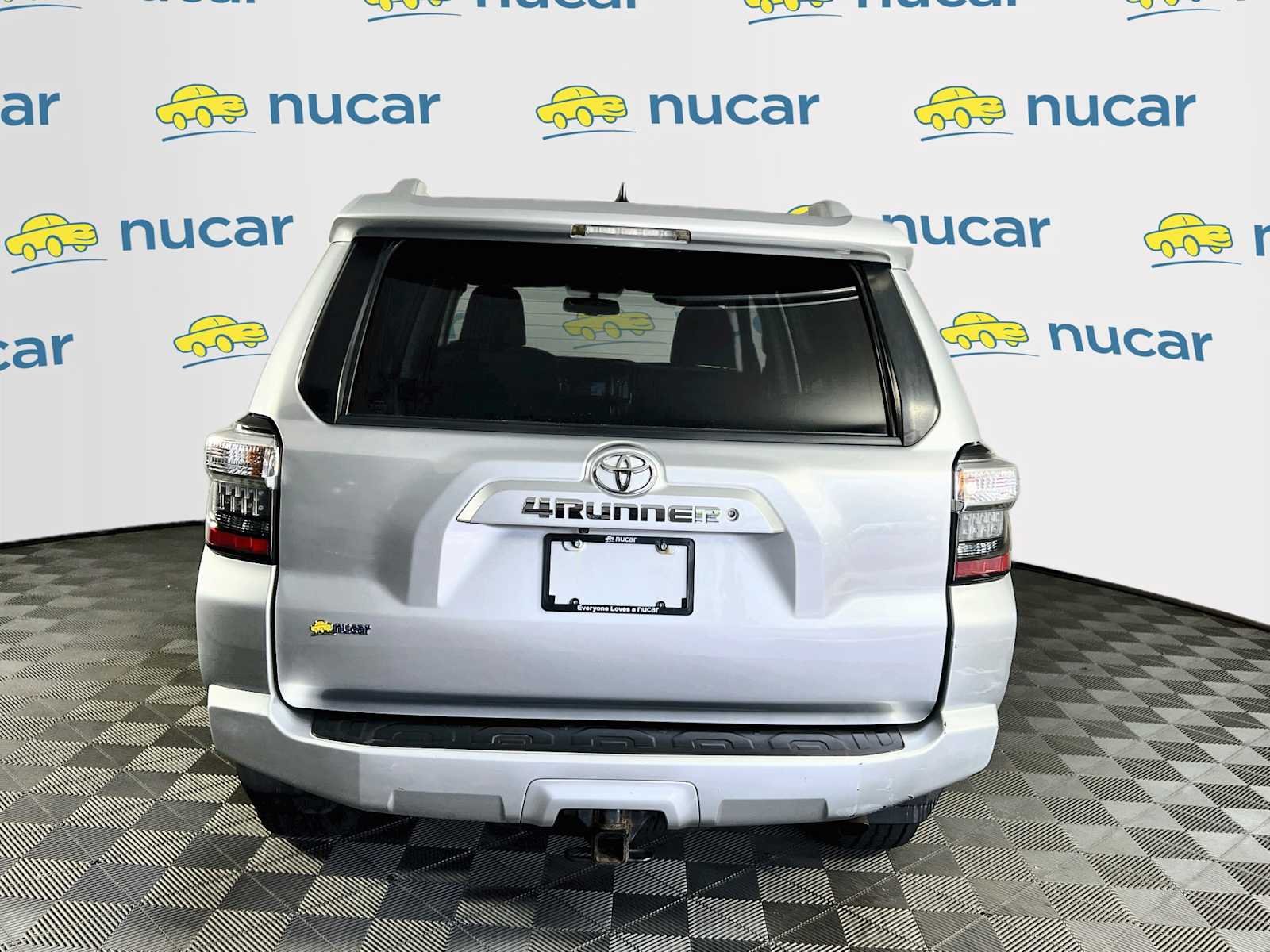Used 2018 Classic Silver Metallic Toyota SR5 Premium image 6