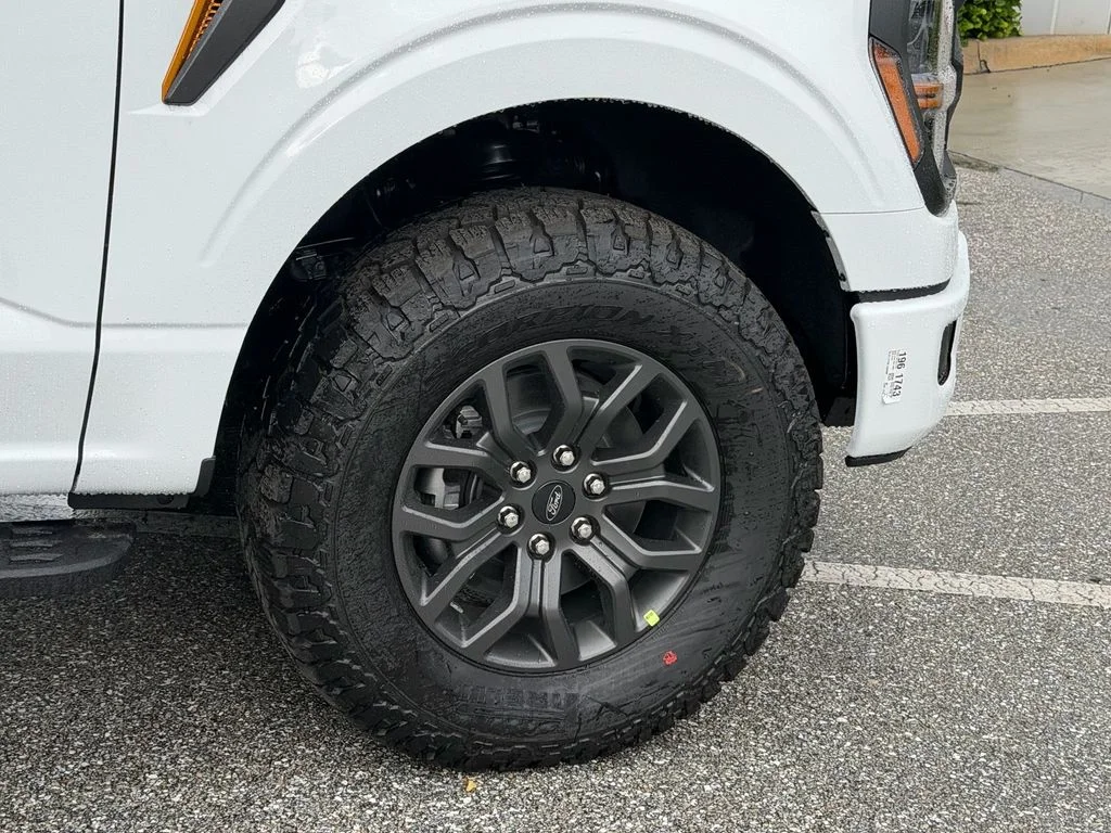 New 2026 Oxford White Ford Tremor® image 9