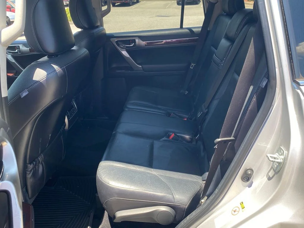 Used 2014 Gray Lexus 460 image 9