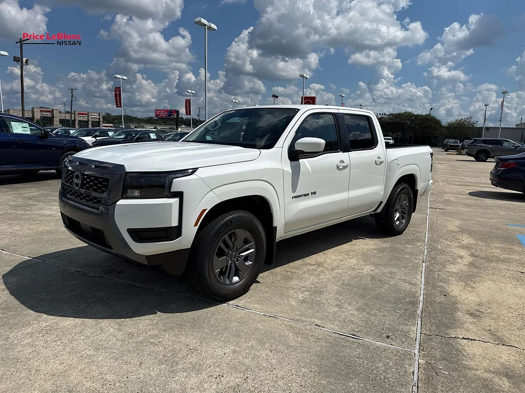 New 2027 GLACIER WH Nissan SV CREW CAB 2WD AUTO image 3
