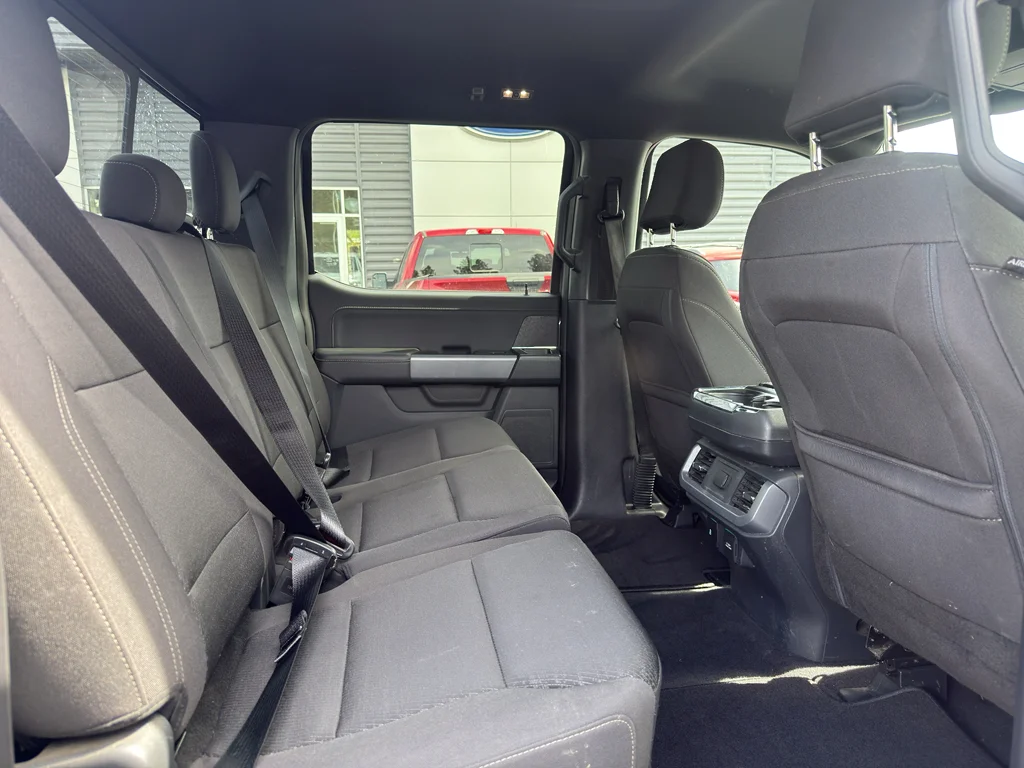 Used 2025 Gray Metallic Ford XLT image 7