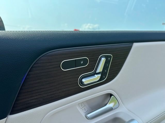 New 2026 Polar White Mercedes-Benz GLA 250 image 25
