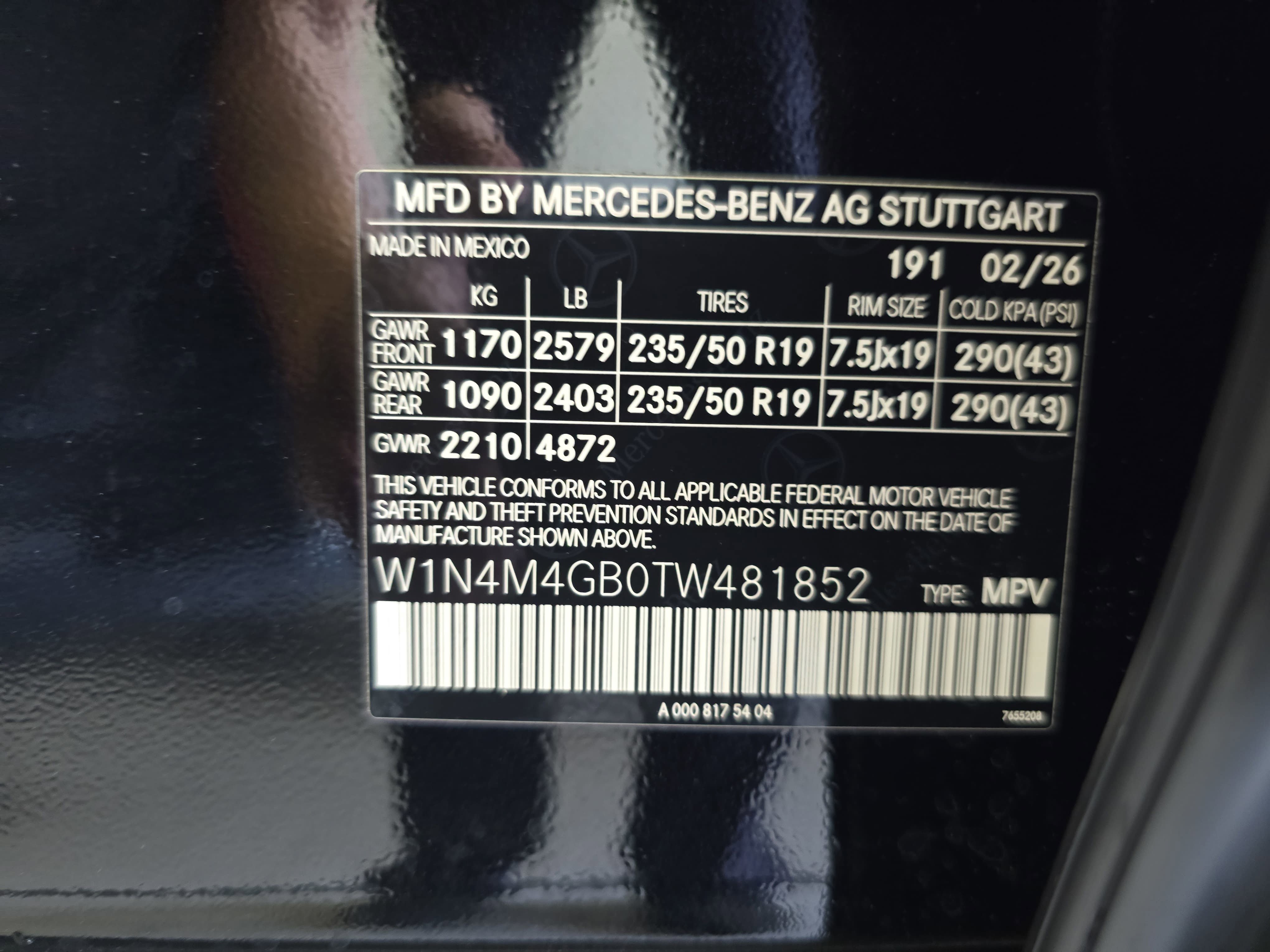 New 2026 Cosmos Black Metallic Mercedes-Benz GLB250 image 38