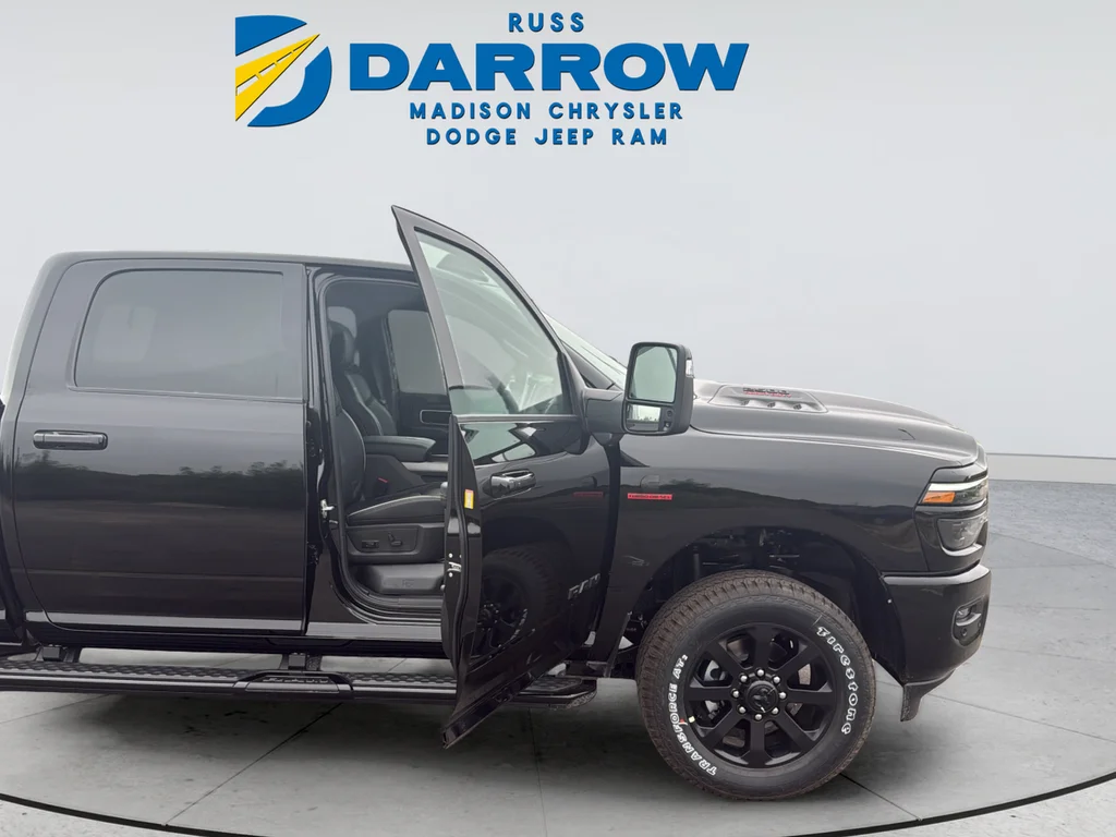 New 2027 Diamond Black Crystal Pearl-Coat Exterior Paint RAM Laramie image 9