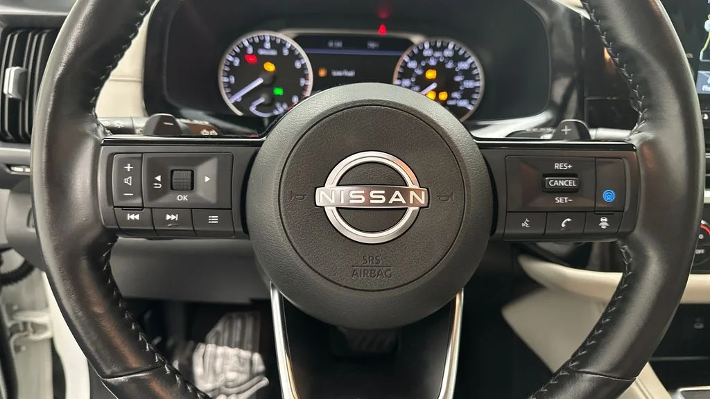 Used 2023 White Nissan SL image 13