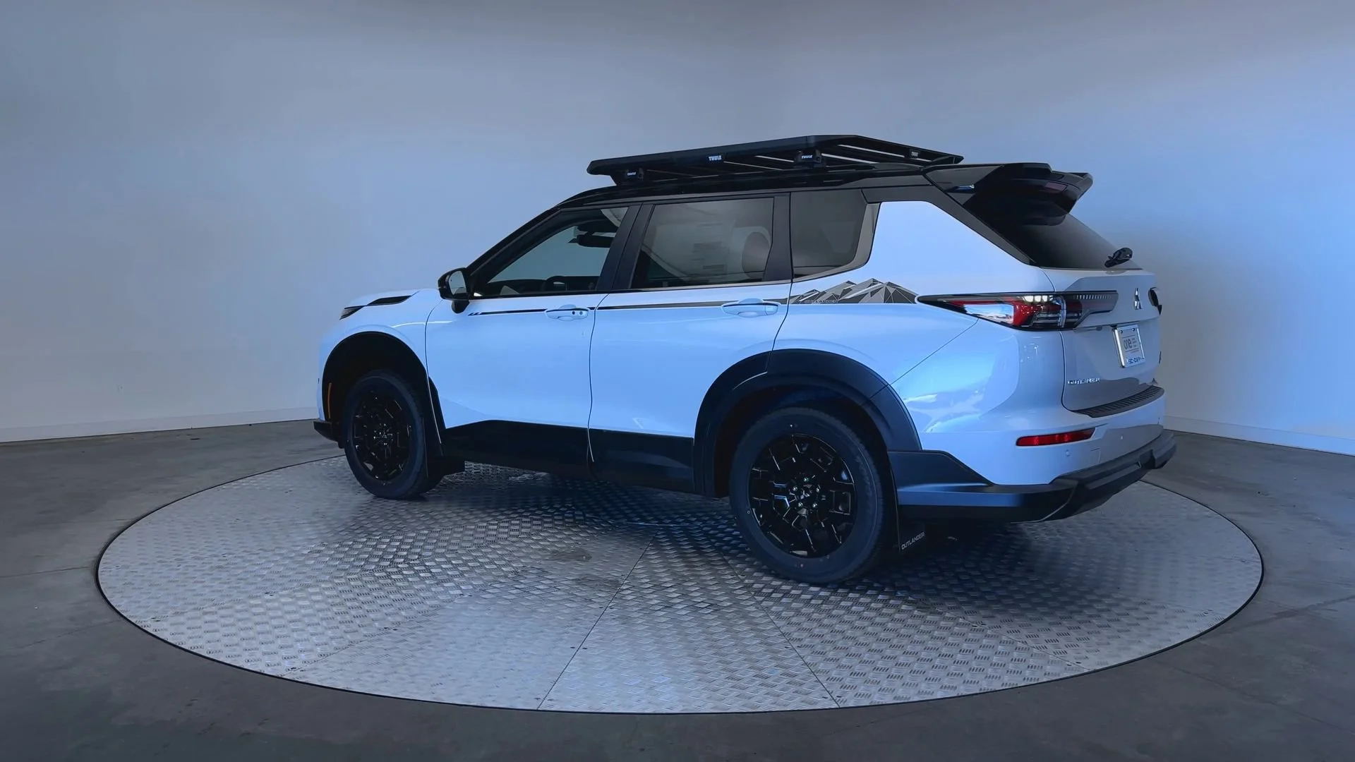 New 2026 White Diamond/Black Roof Mitsubishi Trail Edition image 6