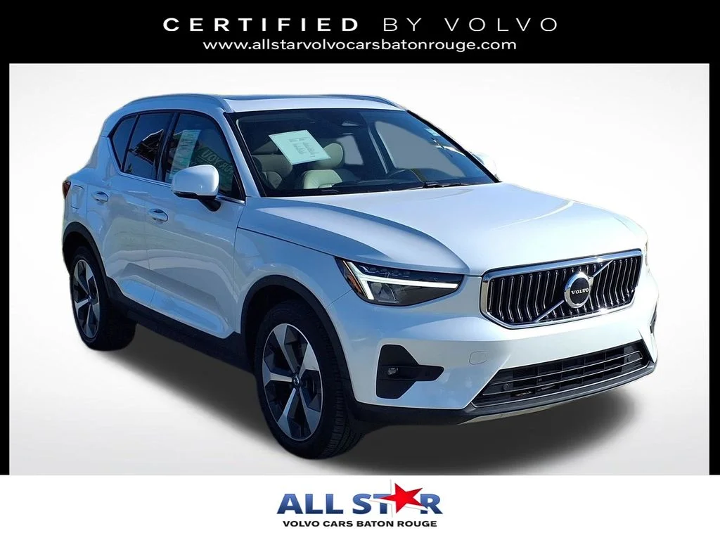 2023 Volvo XC40 B4 Plus Bright Theme