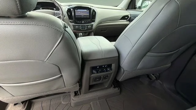 Used 2019 SILVER ICE METALLIC Chevrolet Premier image 21