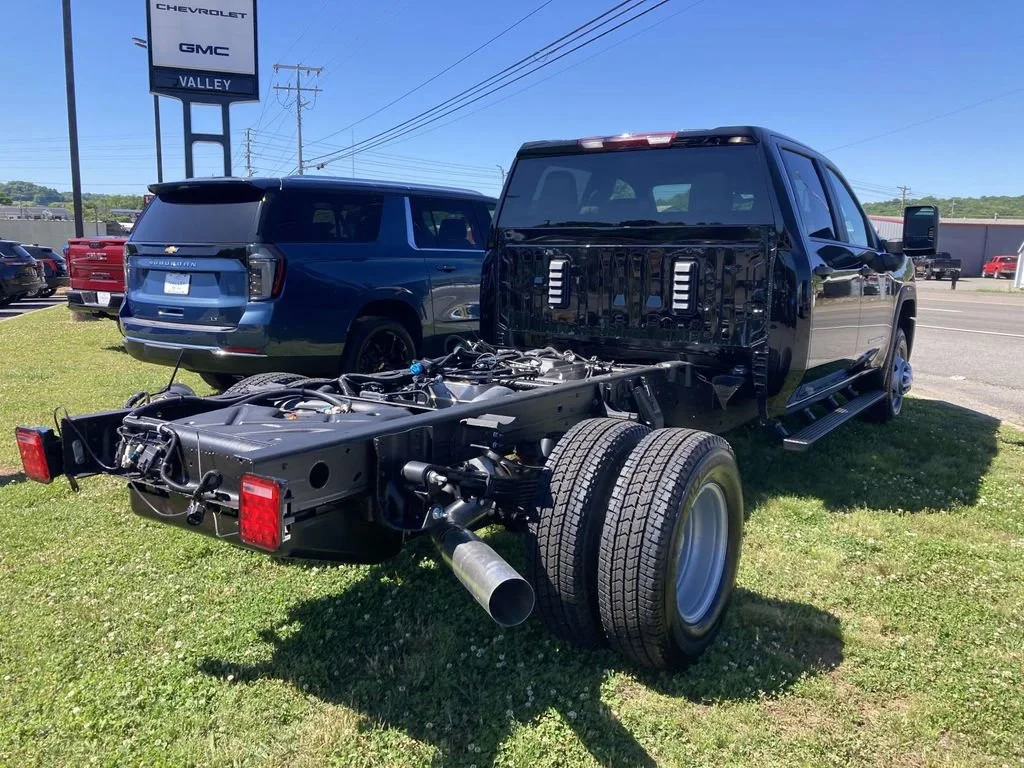 New 2026 Onyx Black GMC Pro image 4