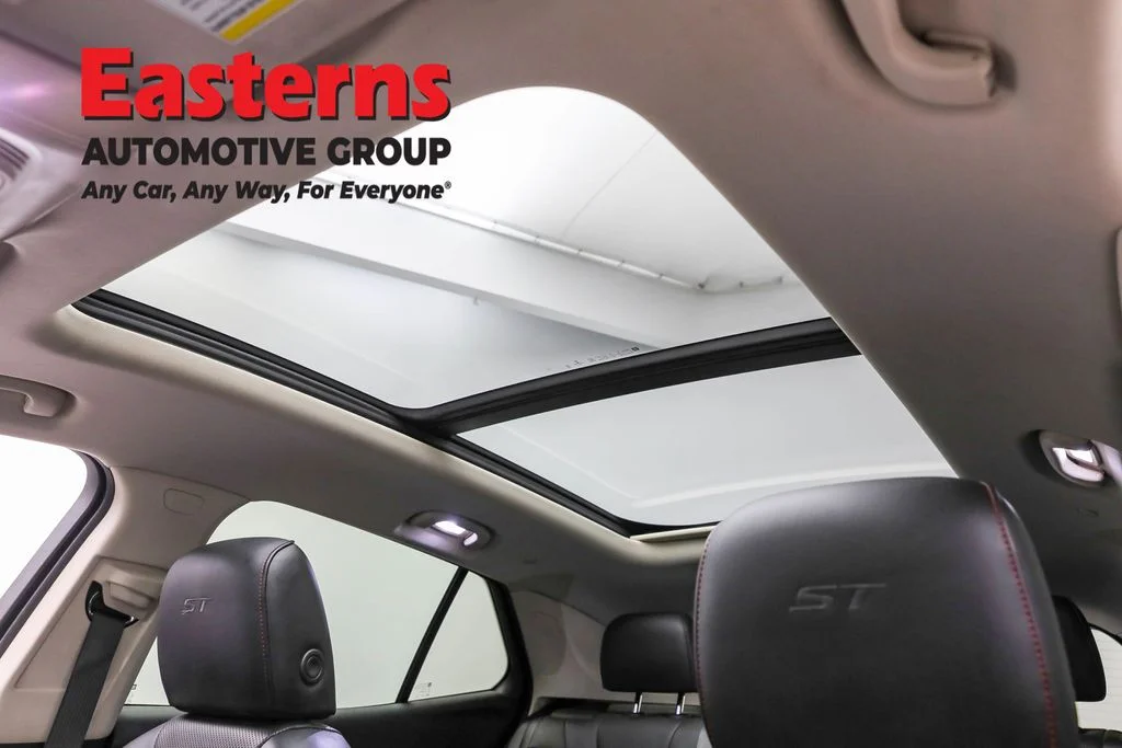 Used 2023 White Buick Essence image 36