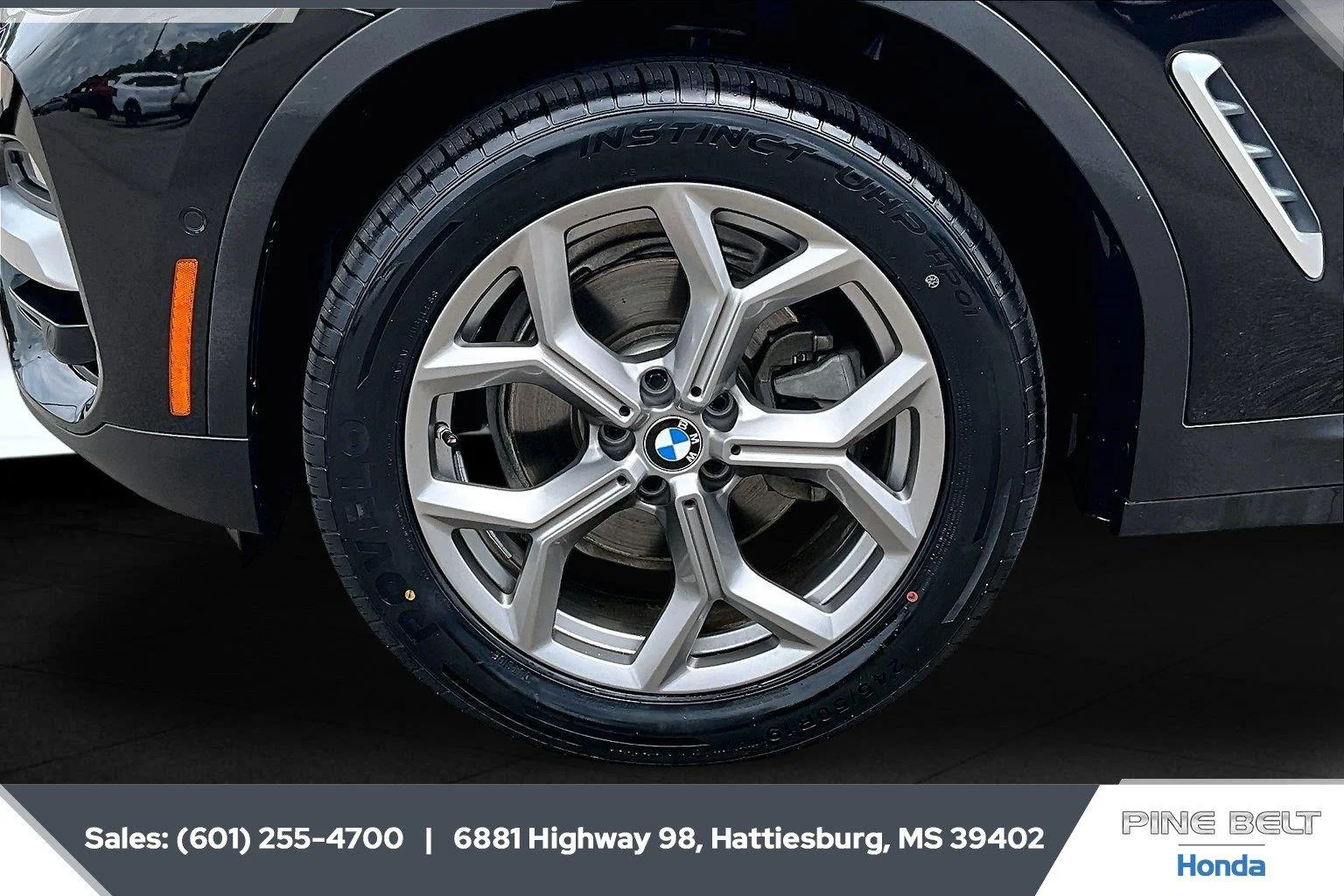 Used 2020 Black Sapphire Metallic BMW xDrive30i image 7