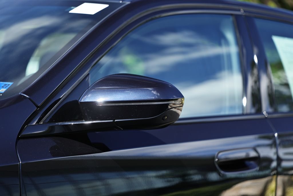 2027 BMW 5 Series 530i - Photo 9