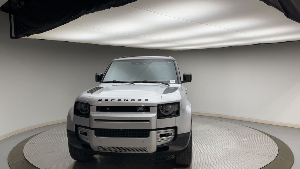 Used 2024 Hakuba Silver Metallic Land Rover S image 7