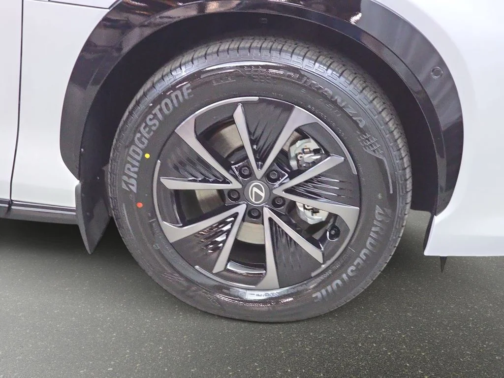 New 2026 Oxygen White Lexus PREMIUM AWD image 29