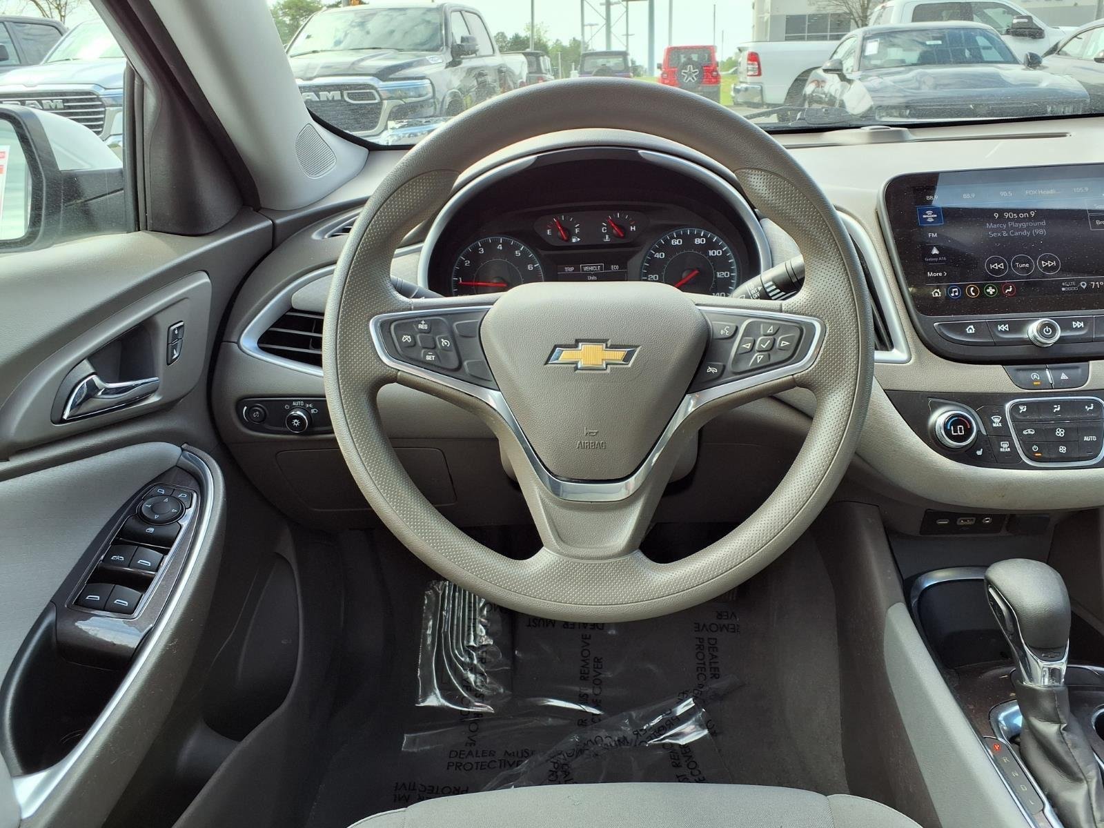 Used 2022 Summit White Chevrolet LT image 18