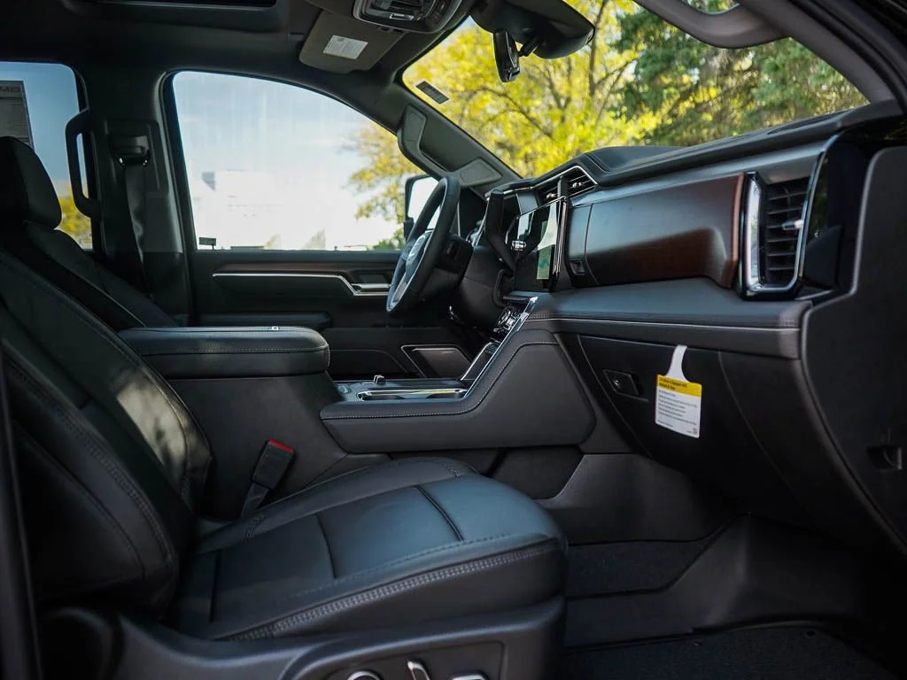 2026 GMC Sierra 3500HD Denali - Photo 9