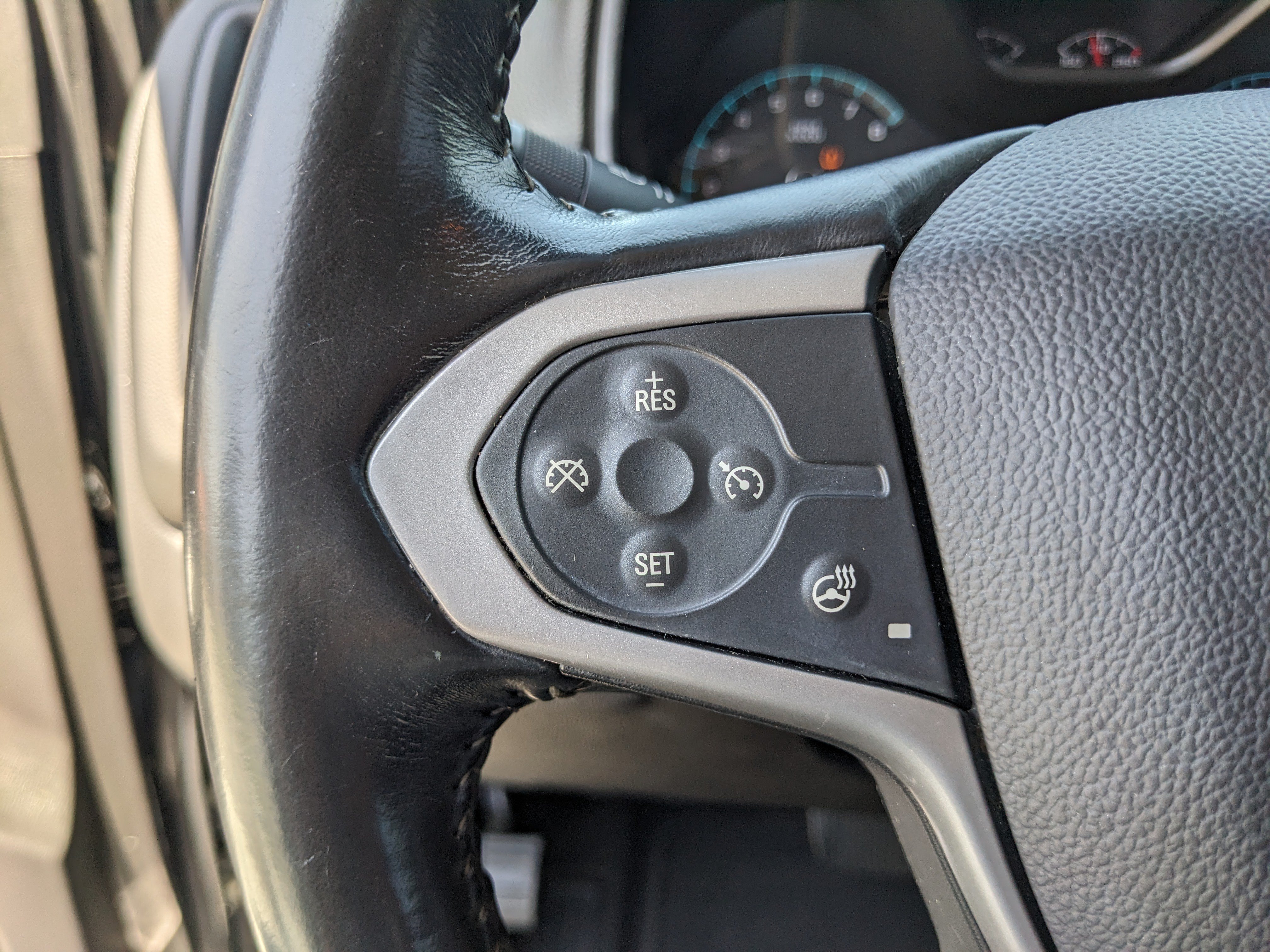 Used 2019 Shadow Gray Metallic Chevrolet 4WD LT image 29