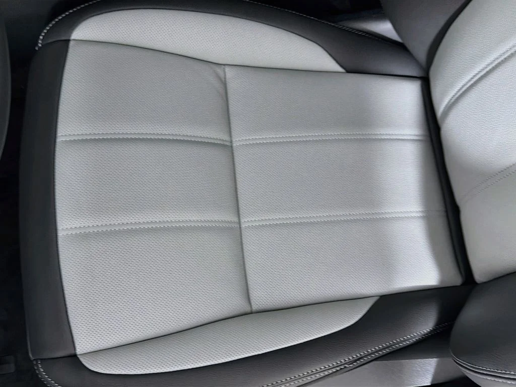 New 2026 Corinthian Bronze Land Rover Hoxton Edition image 20