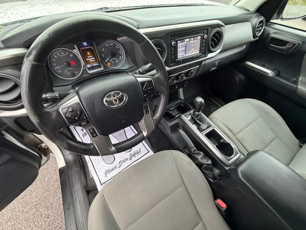 Used 2018 White Toyota SR5 image 13