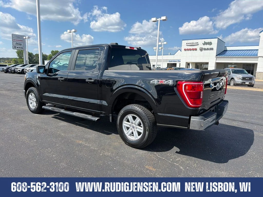 Used 2021 Black Ford XLT image 3
