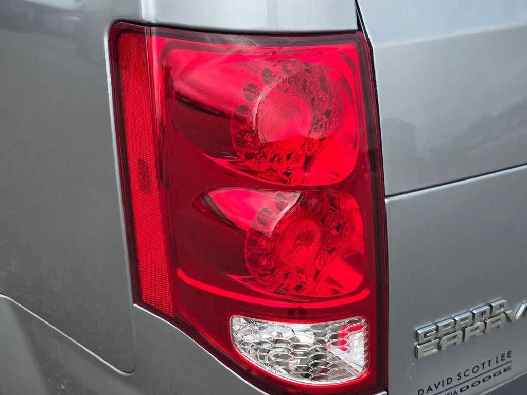 Used 2020 Silver Dodge SE Plus image 9