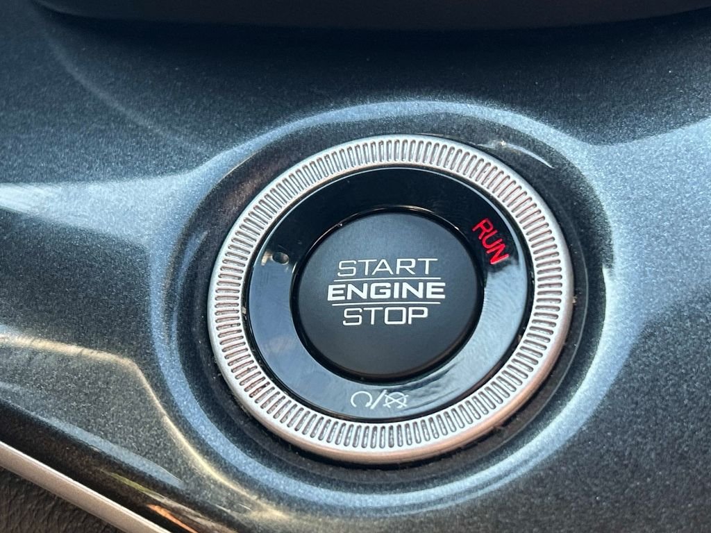 Used 2023 Black Jeep Altitude image 25