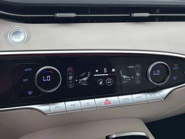 Used 2025 White Genesis 3.5T Sport image 29