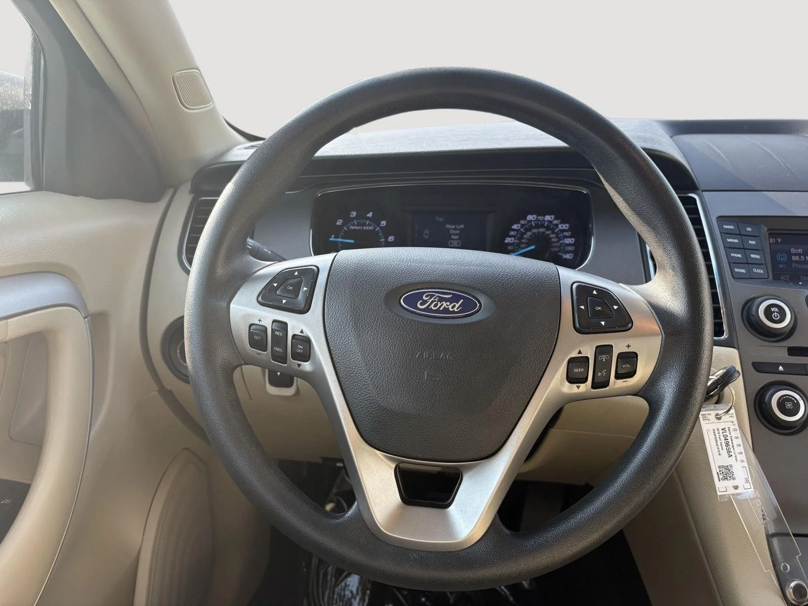 Used 2018  Ford SE FWD image 22