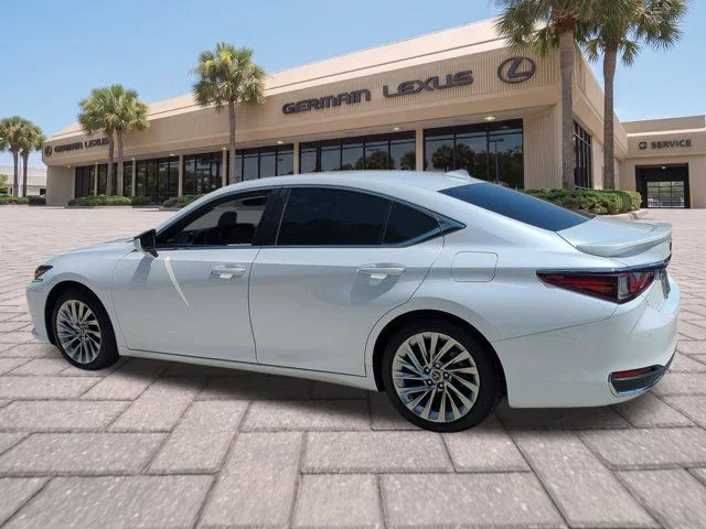 Certified Used 2022 EMINENT WHITE PEARL Lexus 300h Ultra Luxury image 6