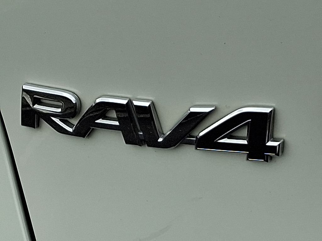 Used 2021 White Toyota XSE image 32