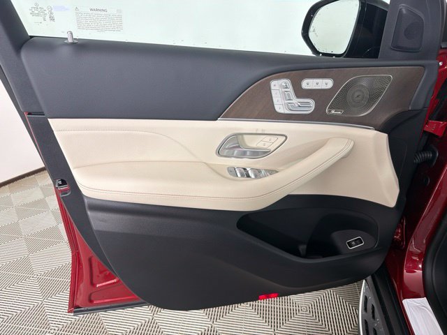 New 2027 MANUFAKTUR Patagonia Red Metallic Mercedes-Benz GLS 450 image 12