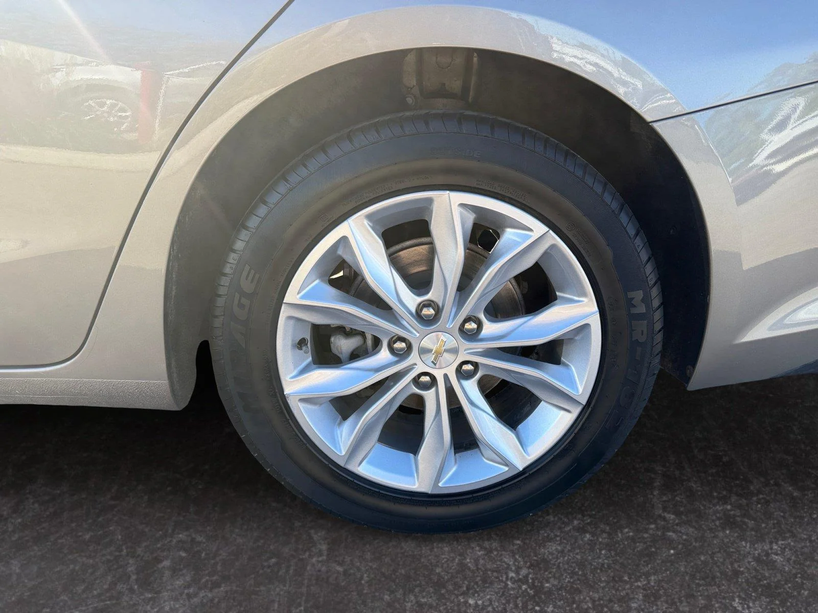 Used 2023 Gray Chevrolet 1LT image 25