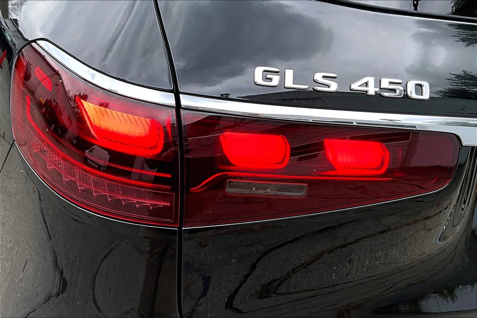 New 2026 040/Black Mercedes-Benz GLS 450 image 6